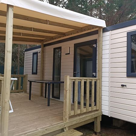 Camping Les Maraises سان مارتن دو ر المظهر الخارجي الصورة