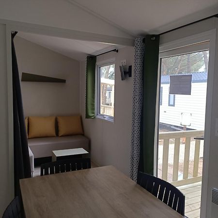 Camping Les Maraises سان مارتن دو ر المظهر الخارجي الصورة