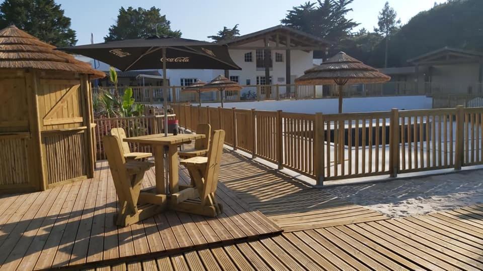 Camping Les Maraises سان مارتن دو ر المظهر الخارجي الصورة