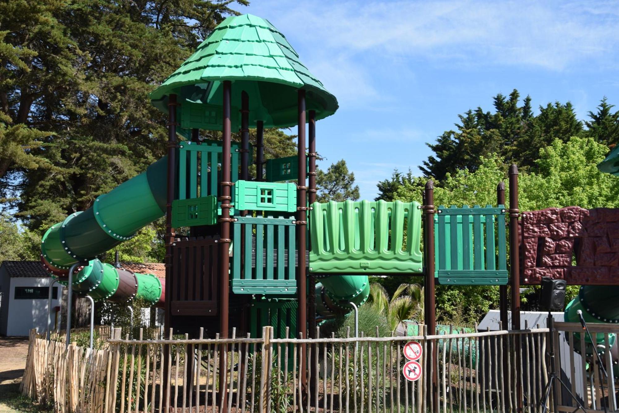 Camping Les Maraises سان مارتن دو ر المظهر الخارجي الصورة