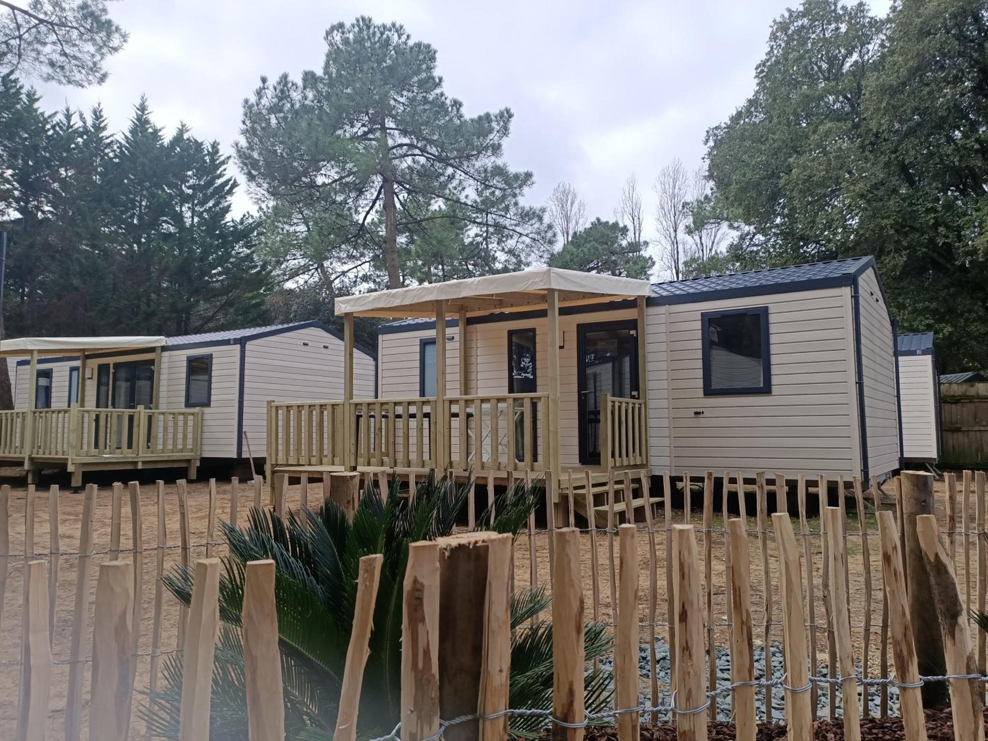 Camping Les Maraises سان مارتن دو ر المظهر الخارجي الصورة