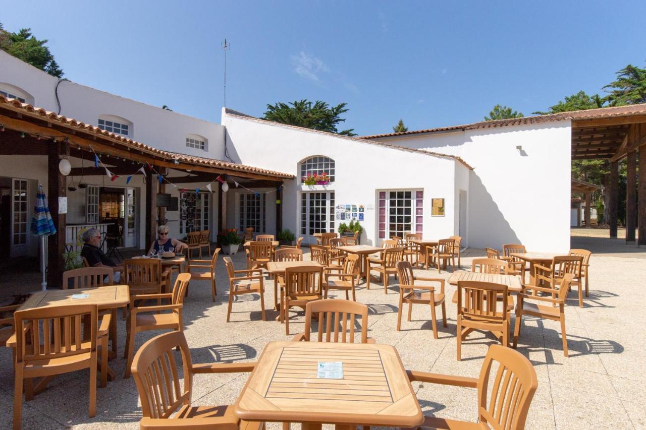 Camping Les Maraises سان مارتن دو ر المظهر الخارجي الصورة